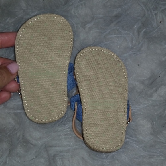 Gap Sandals - Picture 2 of 4